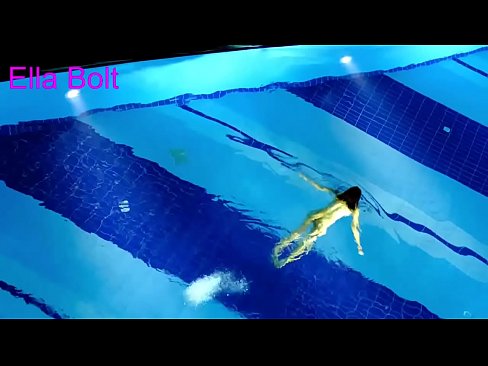 ❤️ Non posso smettere di guardare, giovane bionda catturata nuotare nuda nella piscina del resort ELLA BOLT ❤❌ Pornoal it.xxxifuck.ru ️❤