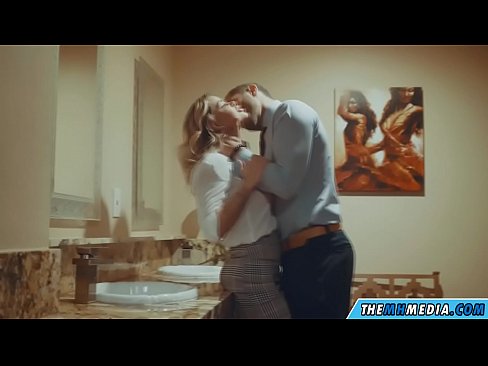 ❤️ Quando una bionda formosa ti seduce in un bagno pubblico ❤❌ Pornoal it.xxxifuck.ru ️❤